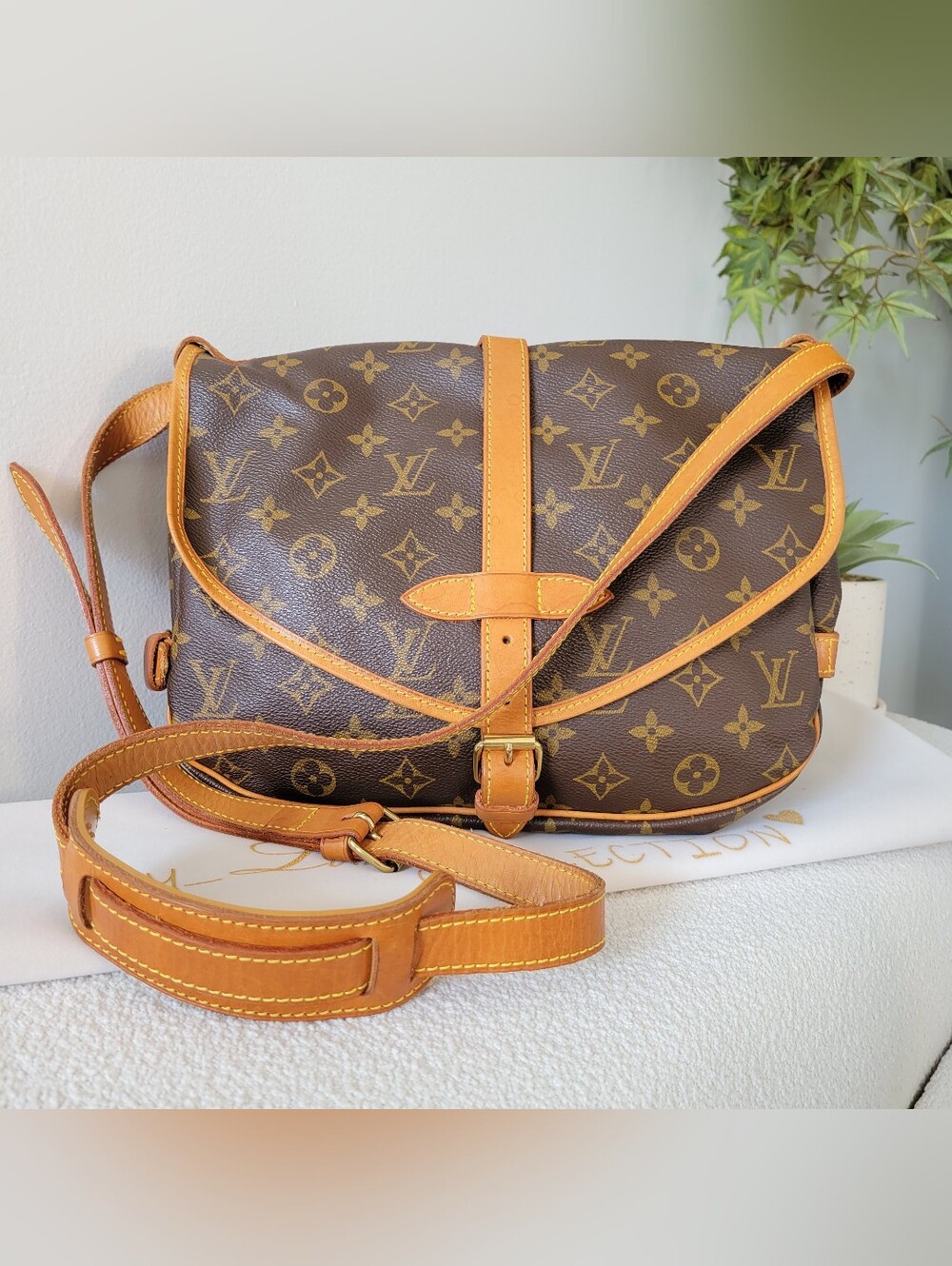 💕DISCONTINUED Very Rare Crossbody/Messenger Louis Vuitton Saumur 30 Monogram